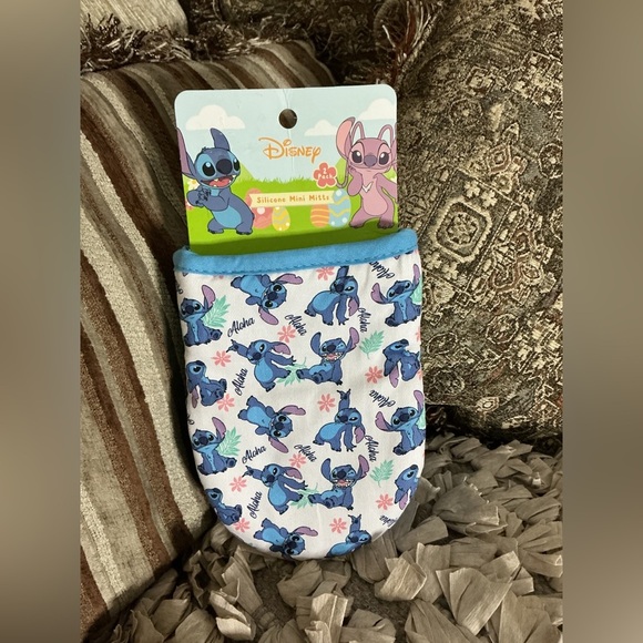 Disney Blue and Pink Mittens - Magical Stitch Accessories - Picture 3 of 6